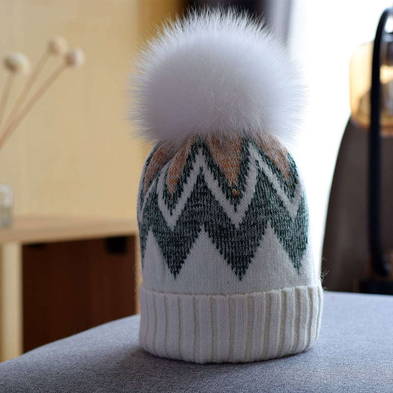 H00003 Women's Thick Knitted Hat With Real Fur Fox Fur Ball