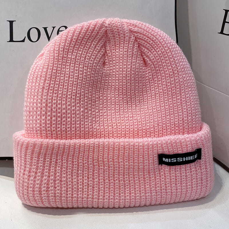 H00018 Glossy Version Adult Knitted Hat With Letter Label