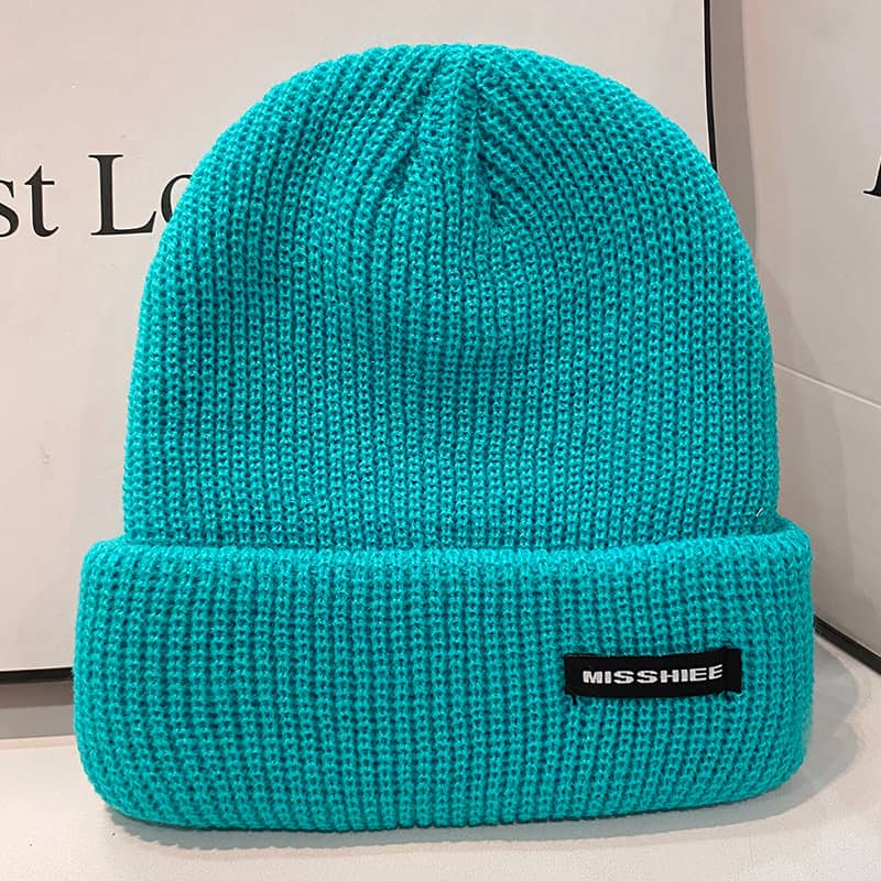 H00018 Glossy Version Adult Knitted Hat With Letter Label
