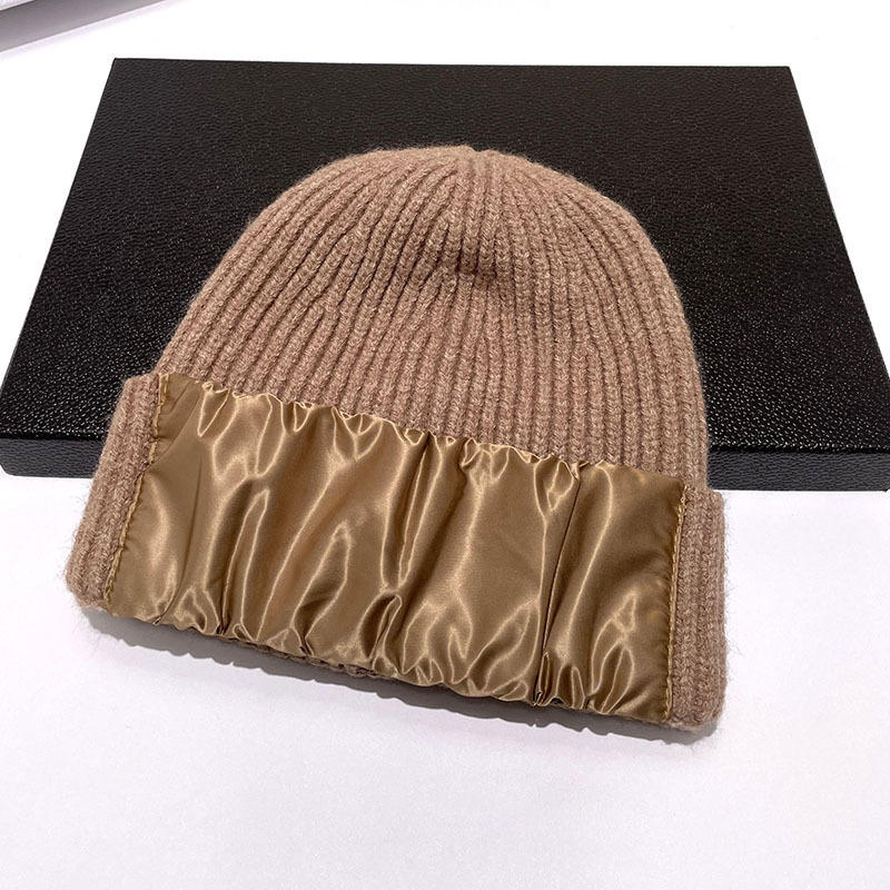 H00035 Contracted Satin Decoration Knitted Hat